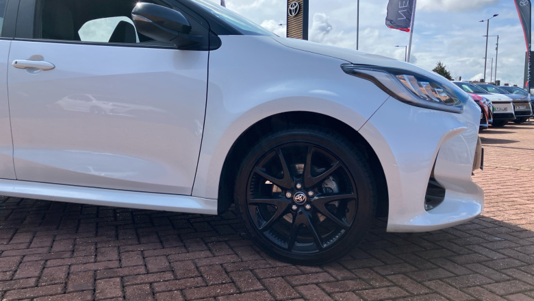 Toyota Yaris 1.5 Hybrid Dynamic 5dr CVT Hybrid Hatchback